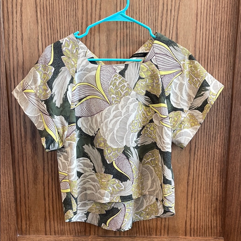 Zara: Floral Patterned Top